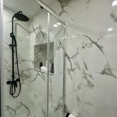 Moderno Loft En La Colina شقة توريمولينوس